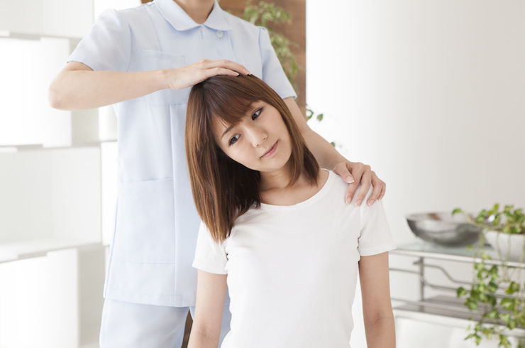 肩こり施術中
